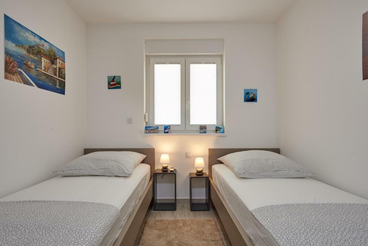 City Apartment Magdalena Trogir Exterior foto